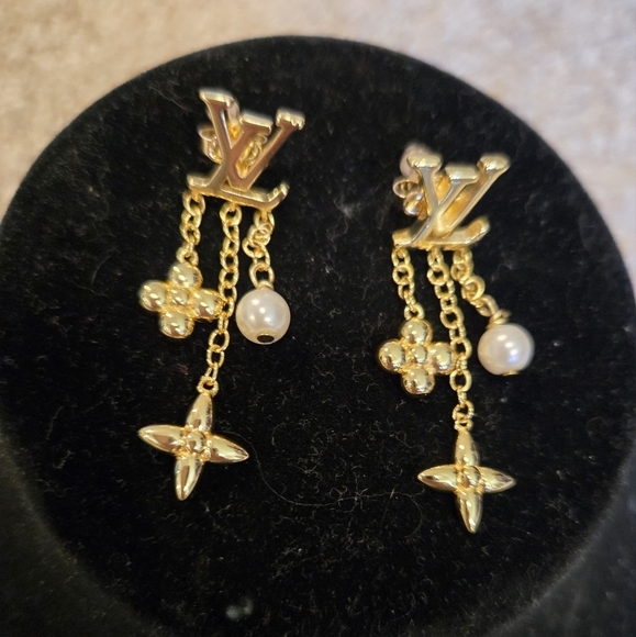 Louis Vuitton Gold Dangle Earrings - Picture 3 of 13